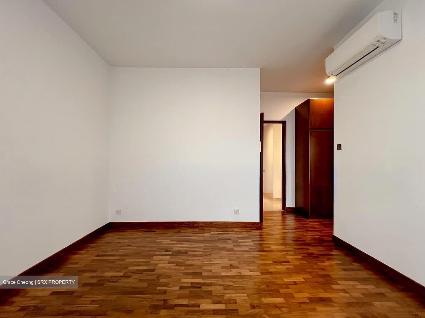 Simsville (D14), Condominium #557553901